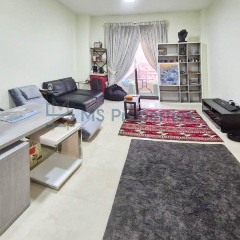 Contemporary 1BR Apartment with Balcony