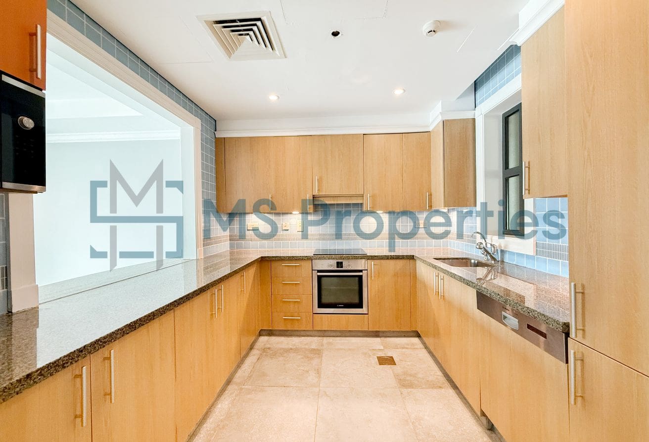 Marvelous 1BR Townhouse with Marina Balcony