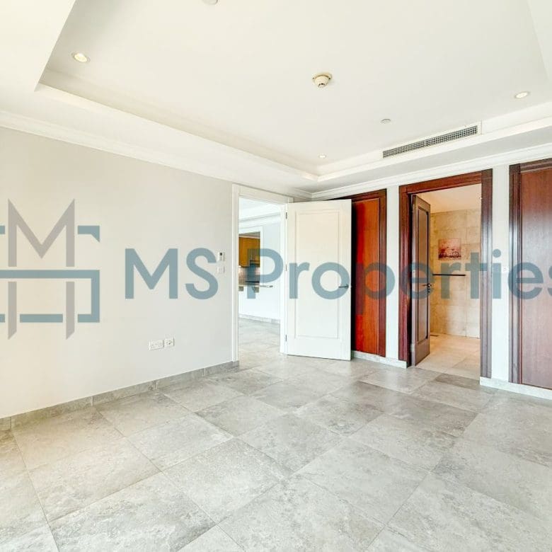 Marvelous 1BR Townhouse with Marina Balcony