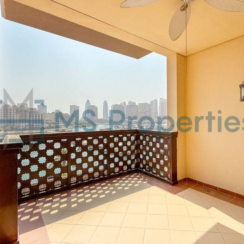 Marvelous 1BR Townhouse with Marina Balcony