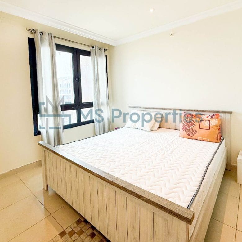 Contemporary Studio Apartment with Sea View