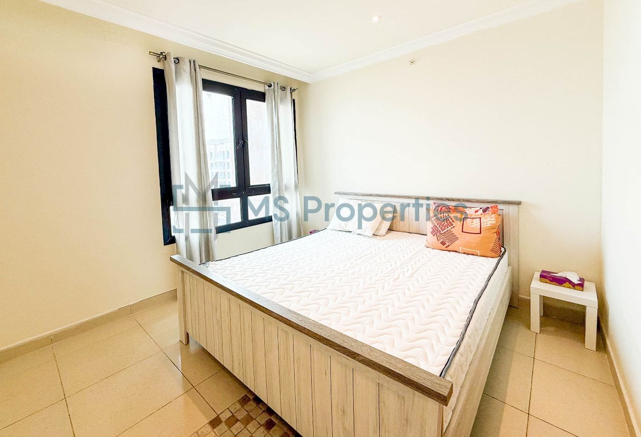 Contemporary Studio Apartment with Sea View