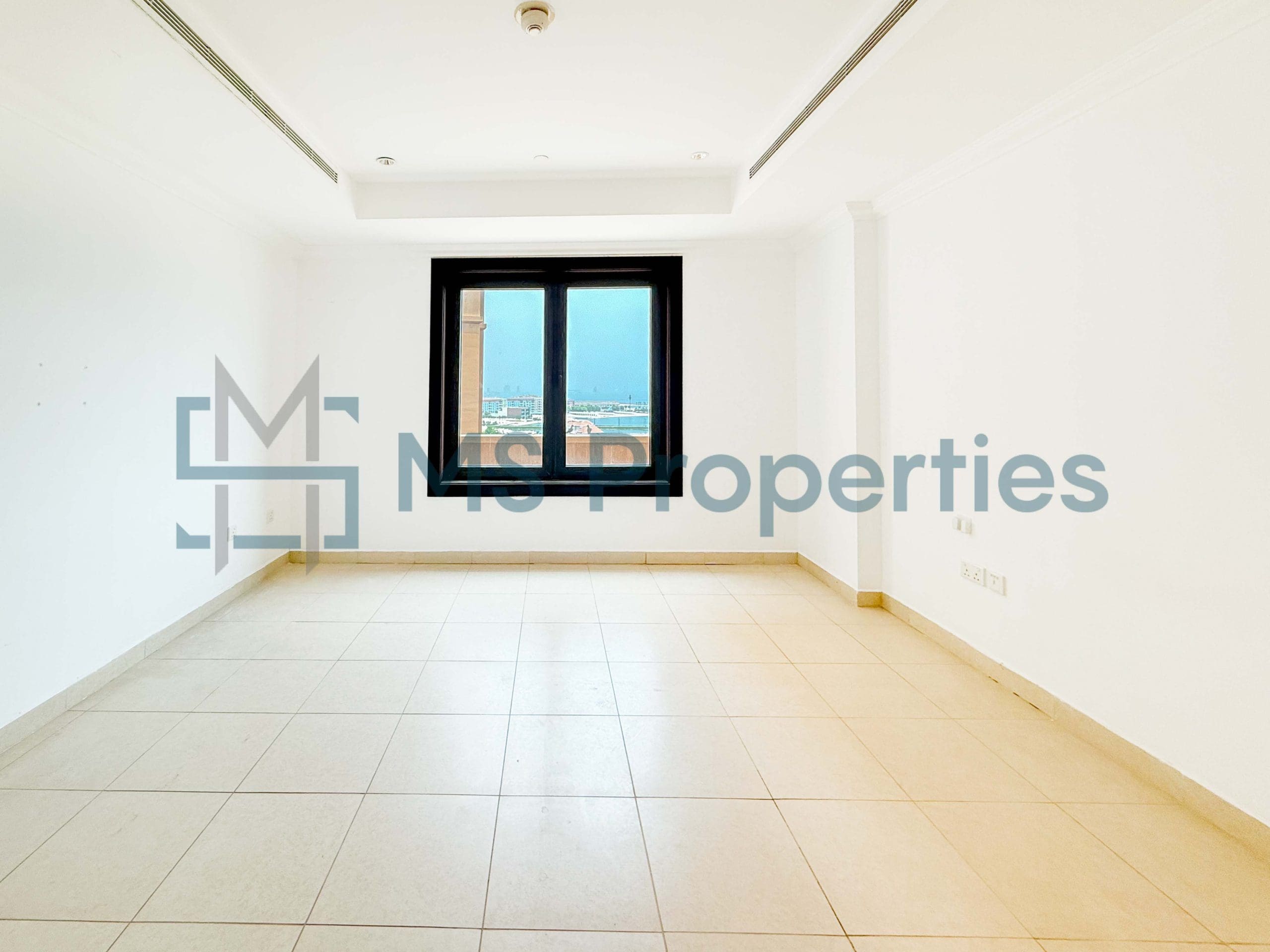 Unique Layout 1BR Apartment with Amazing Balcony