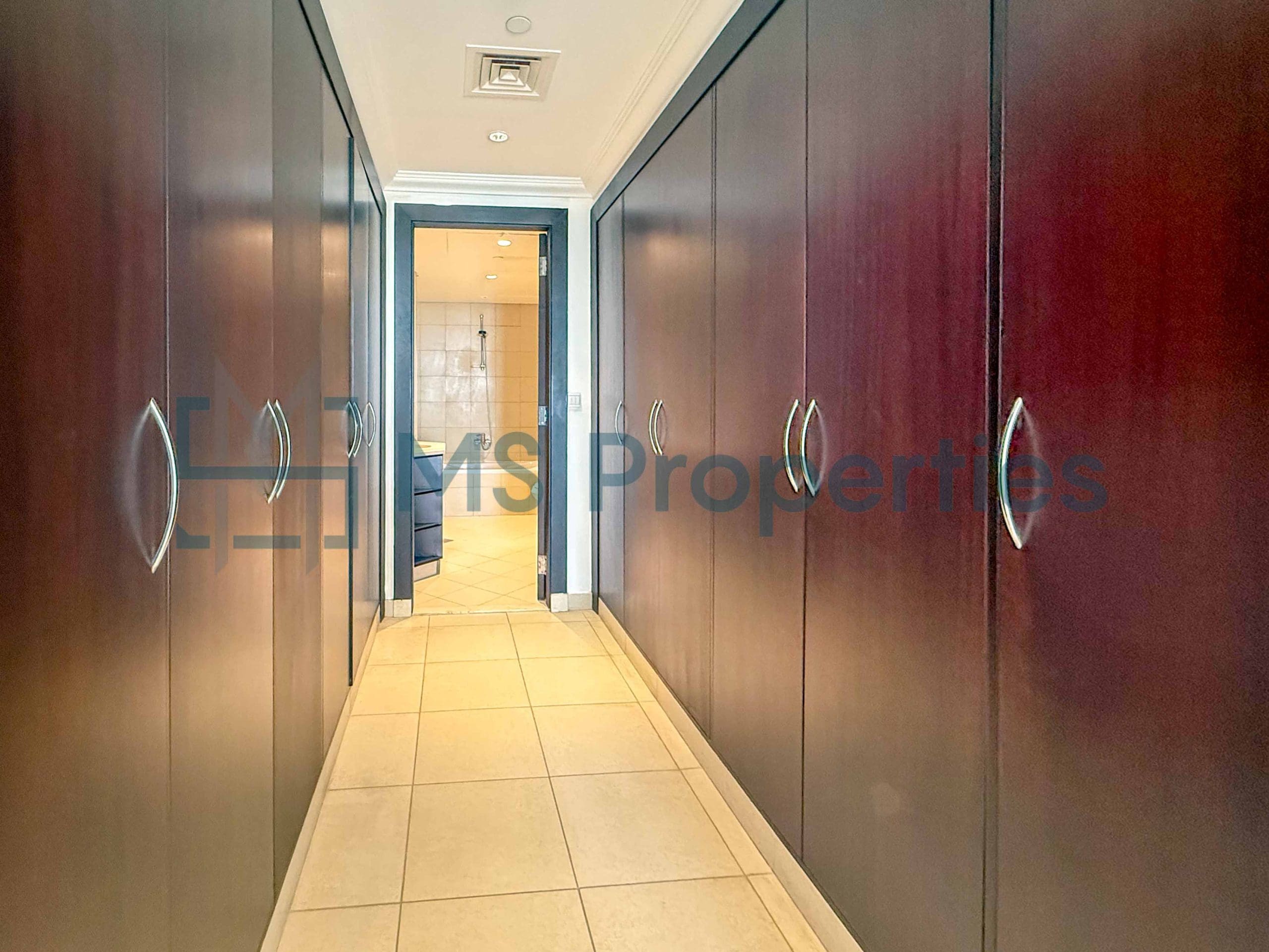 Unique Layout 1BR Apartment with Amazing Balcony