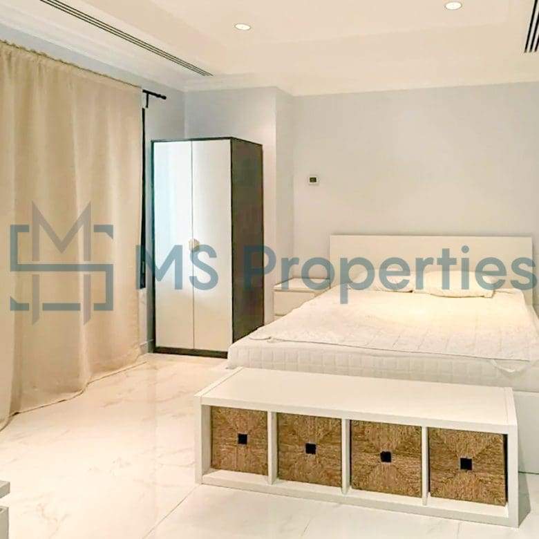 Contemporary 1BR Apartment with Great Balcony