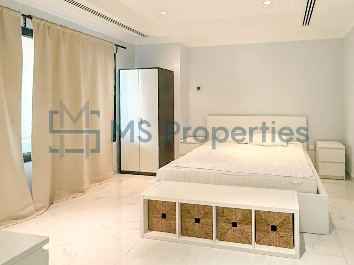 Contemporary 1BR Apartment with Great Balcony