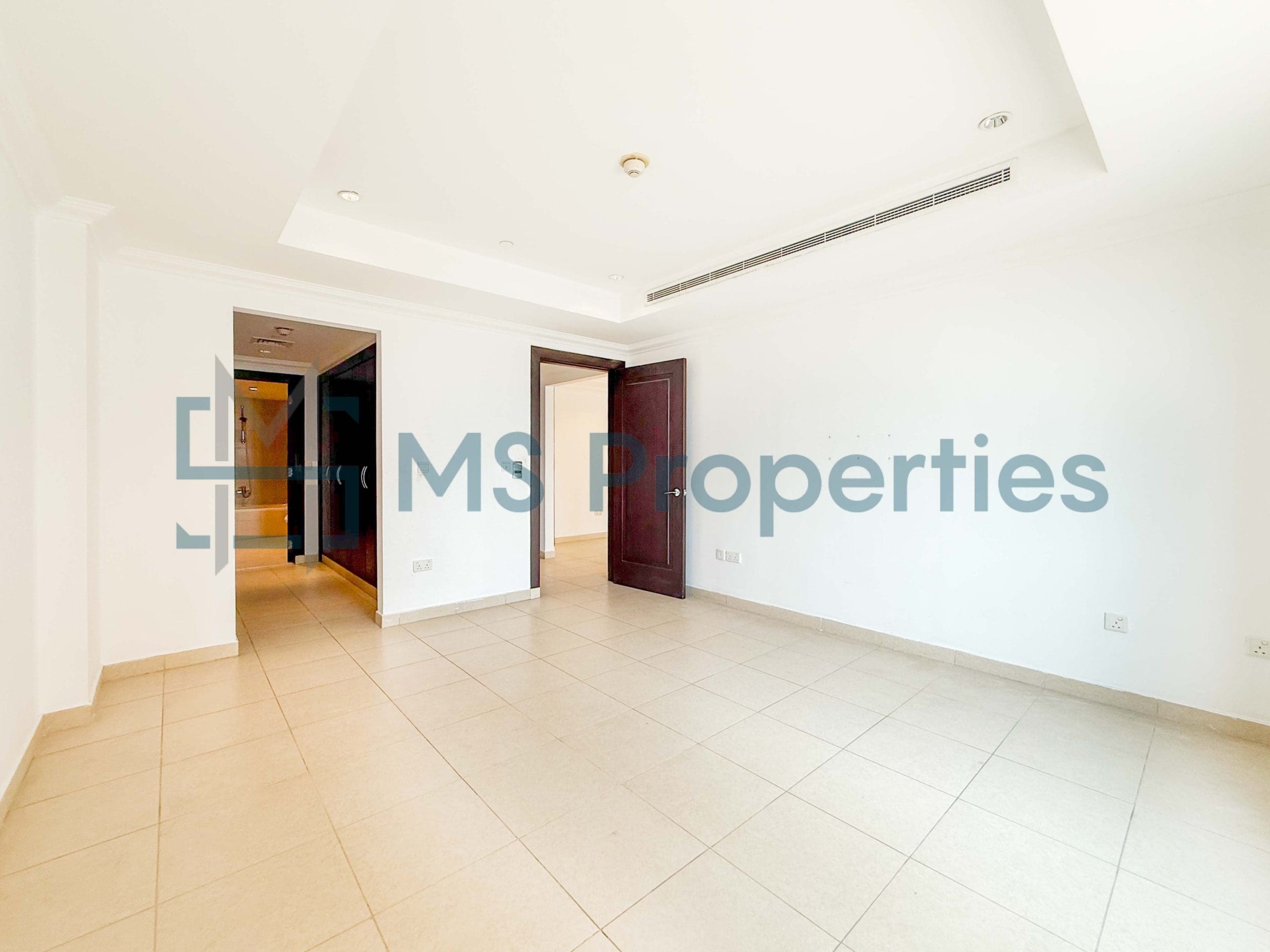 Unique Layout 1BR Apartment with Amazing Balcony