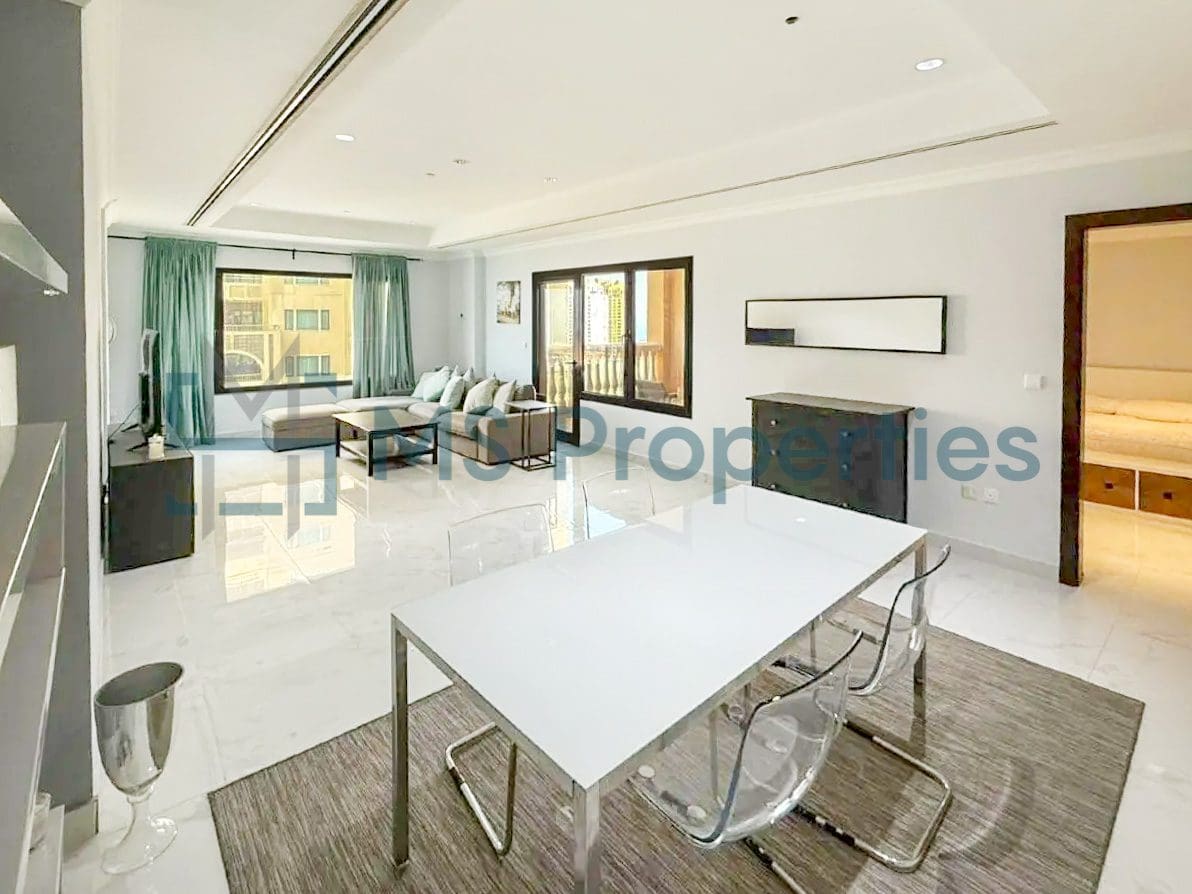 Contemporary 1BR Apartment with Great Balcony