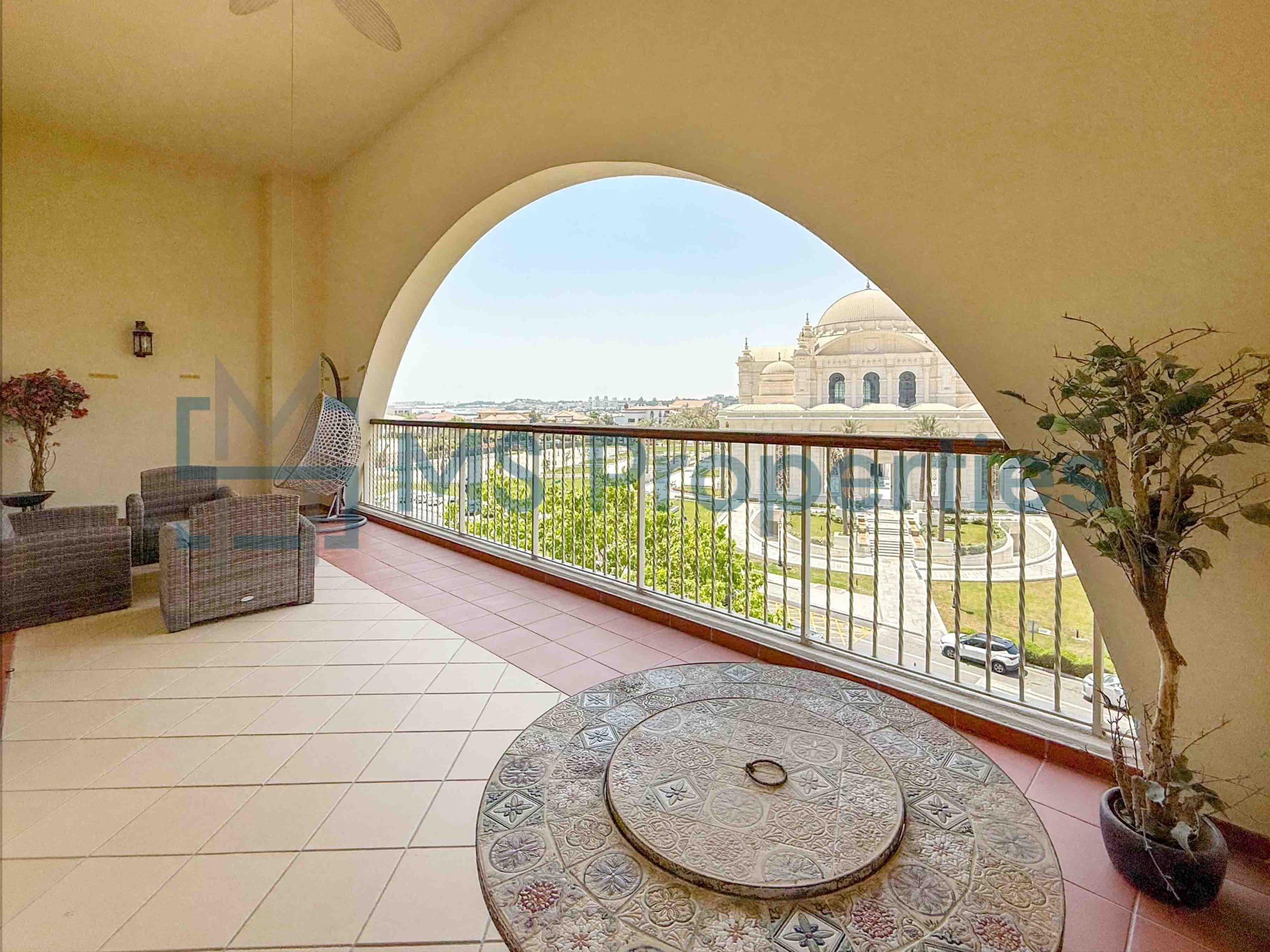 Beautiful 1BR Flat with Balcony +Kharama Included