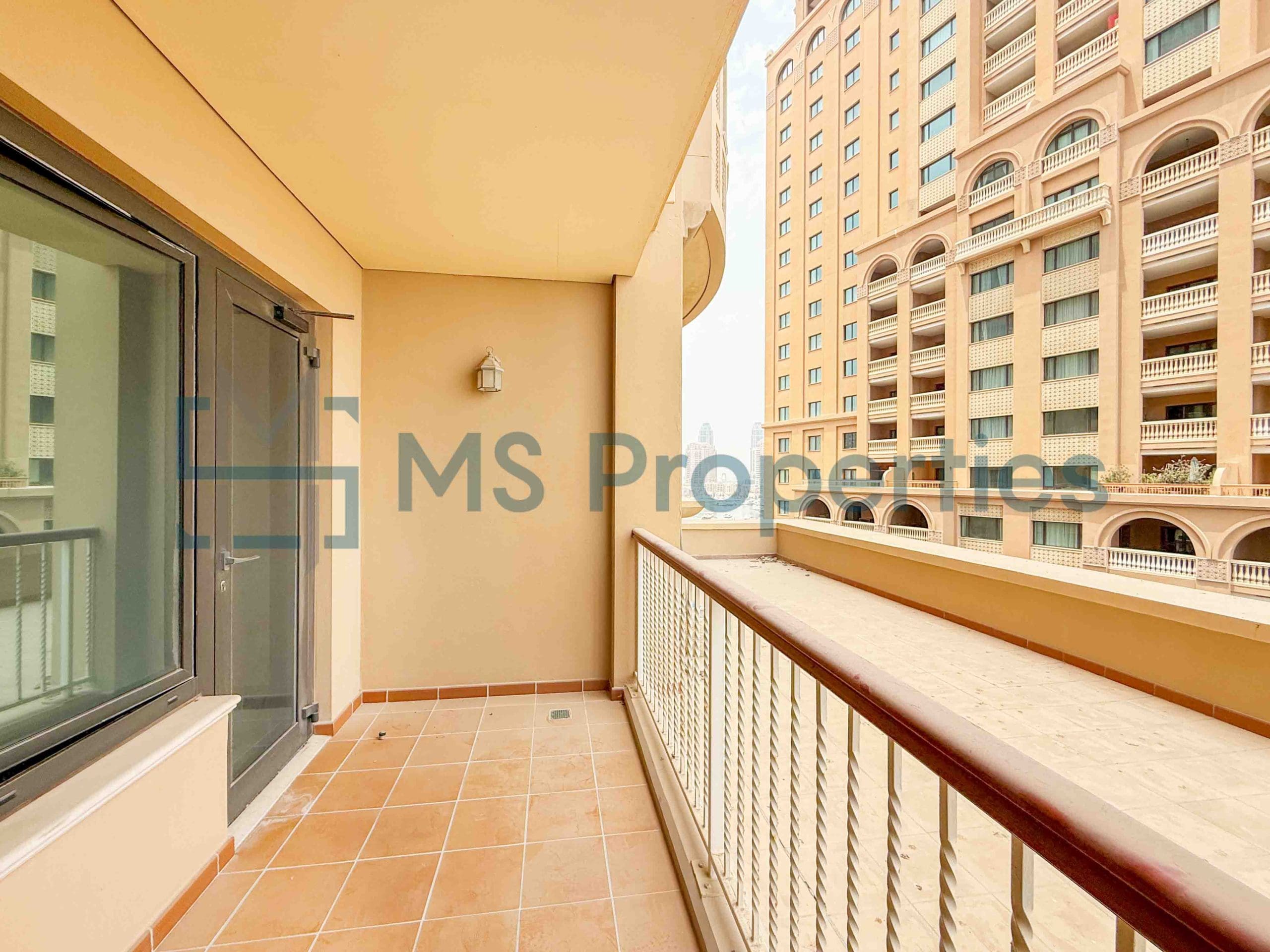 Unique Layout 1BR Apartment with Amazing Balcony