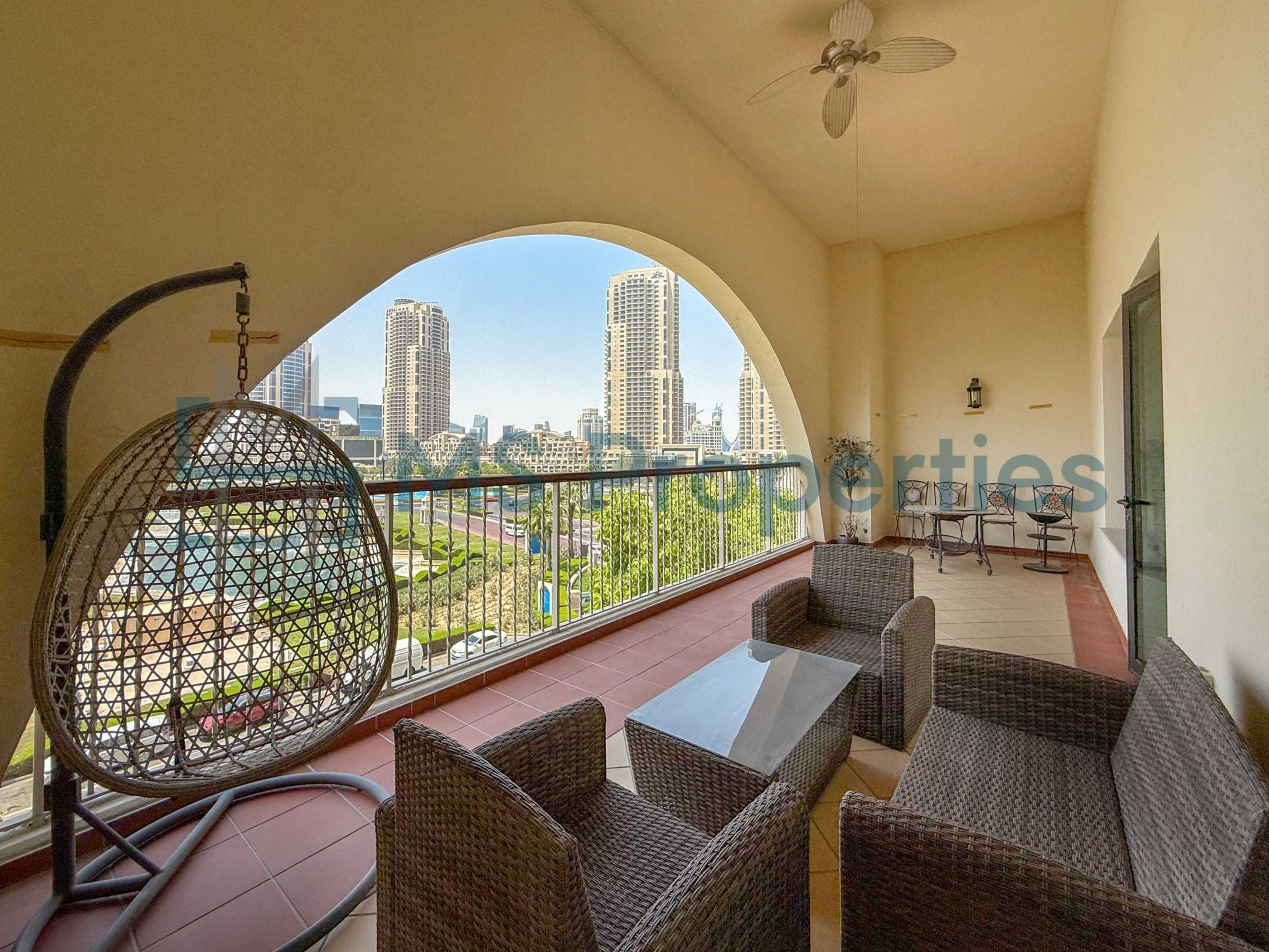 Beautiful 1BR Flat with Balcony +Kharama Included
