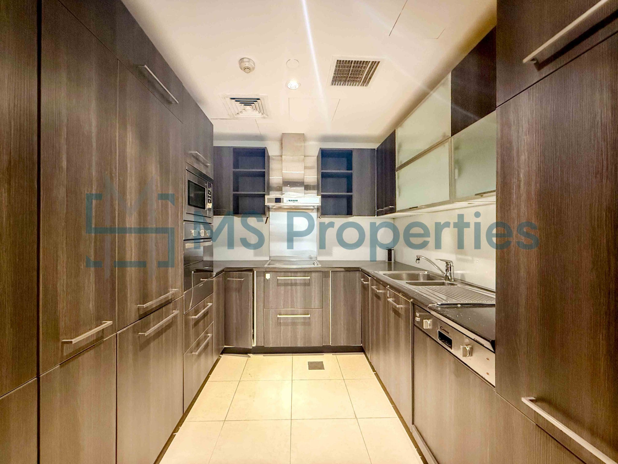 Unique Layout 1BR Apartment with Amazing Balcony