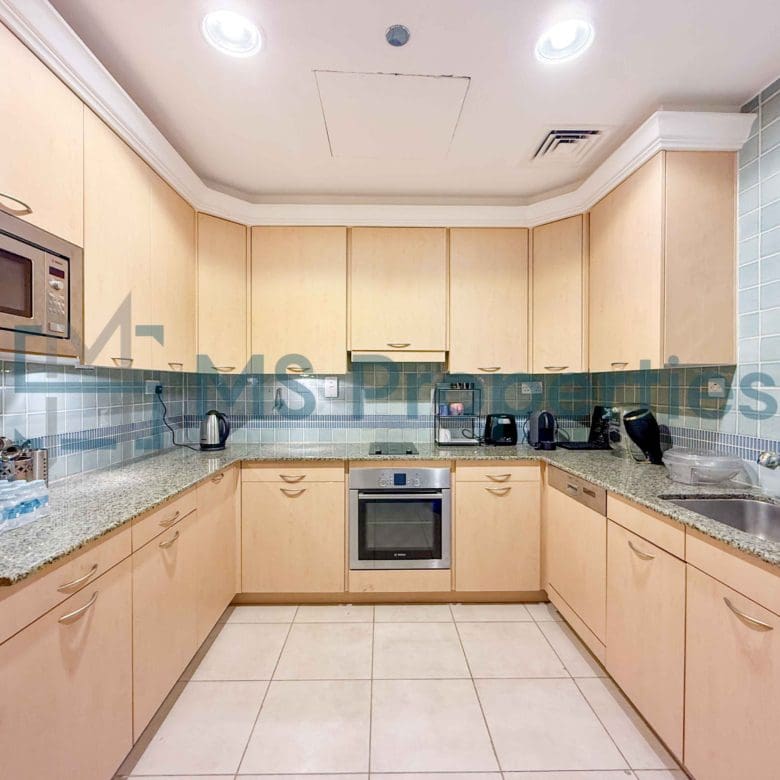 Beautiful 1BR Flat with Balcony +Kharama Included