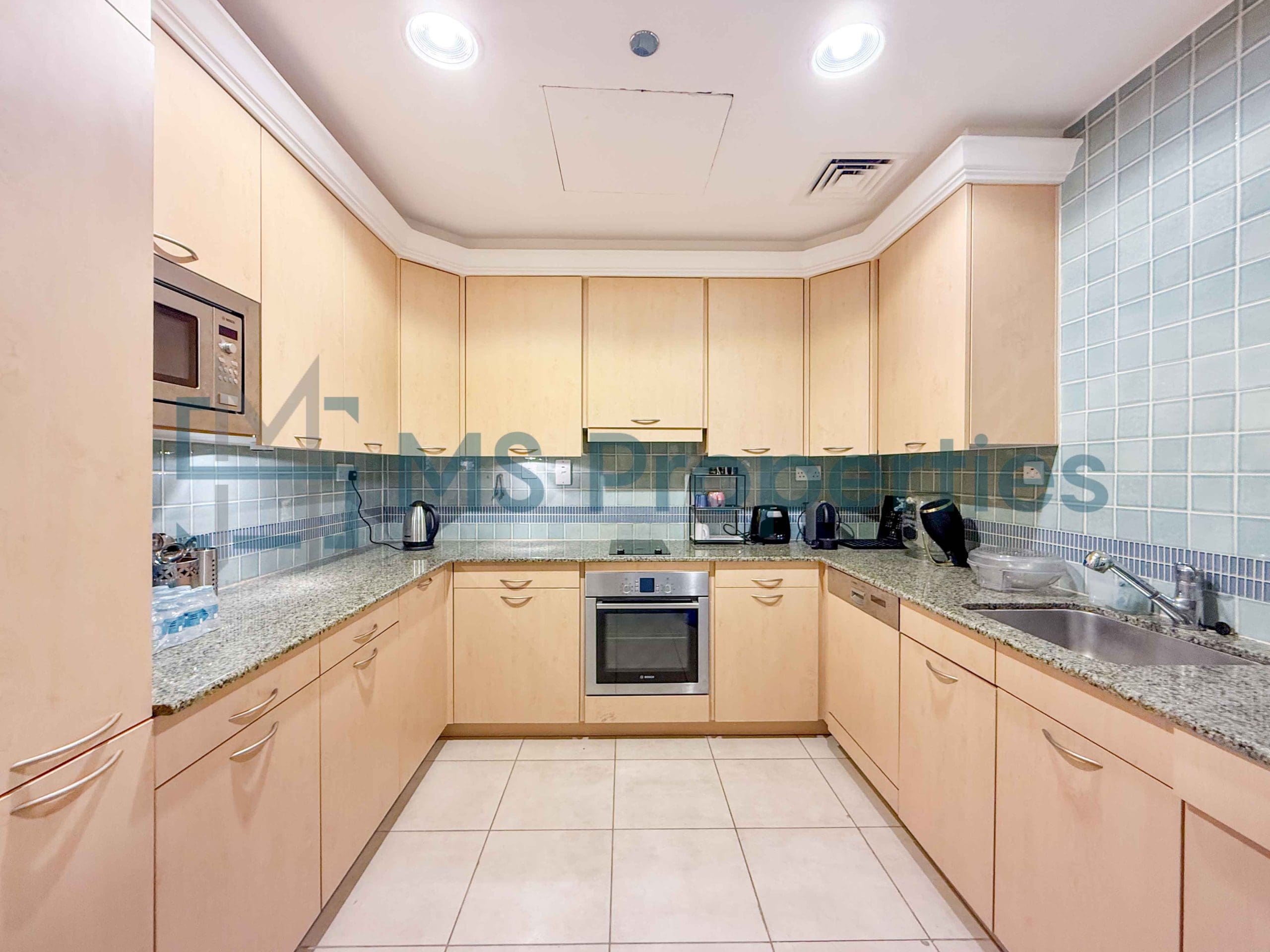 Beautiful 1BR Flat with Balcony +Kharama Included