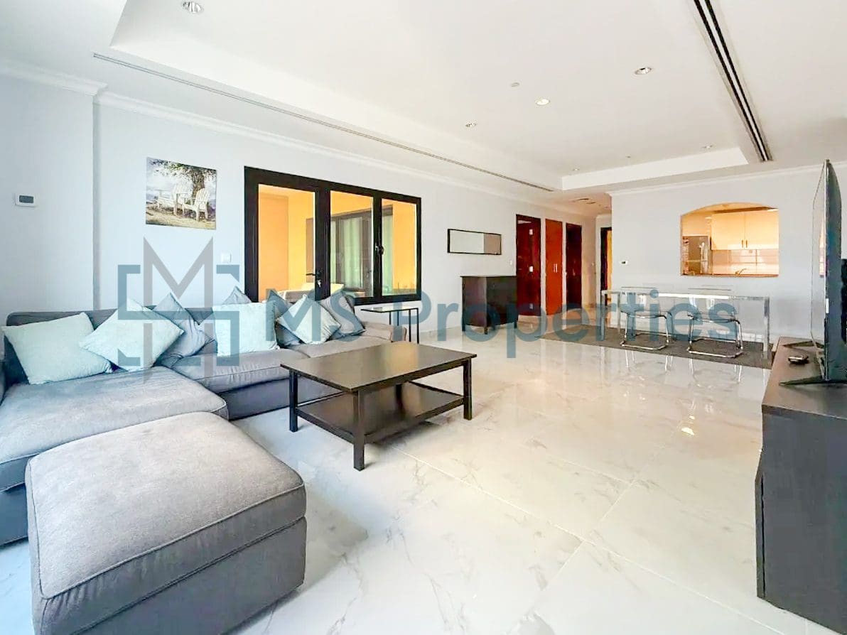 Contemporary 1BR Apartment with Great Balcony