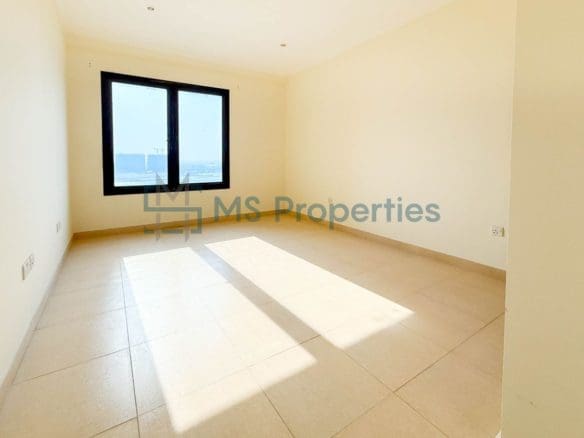 Contemporary 1BR Apartment with Balcony
