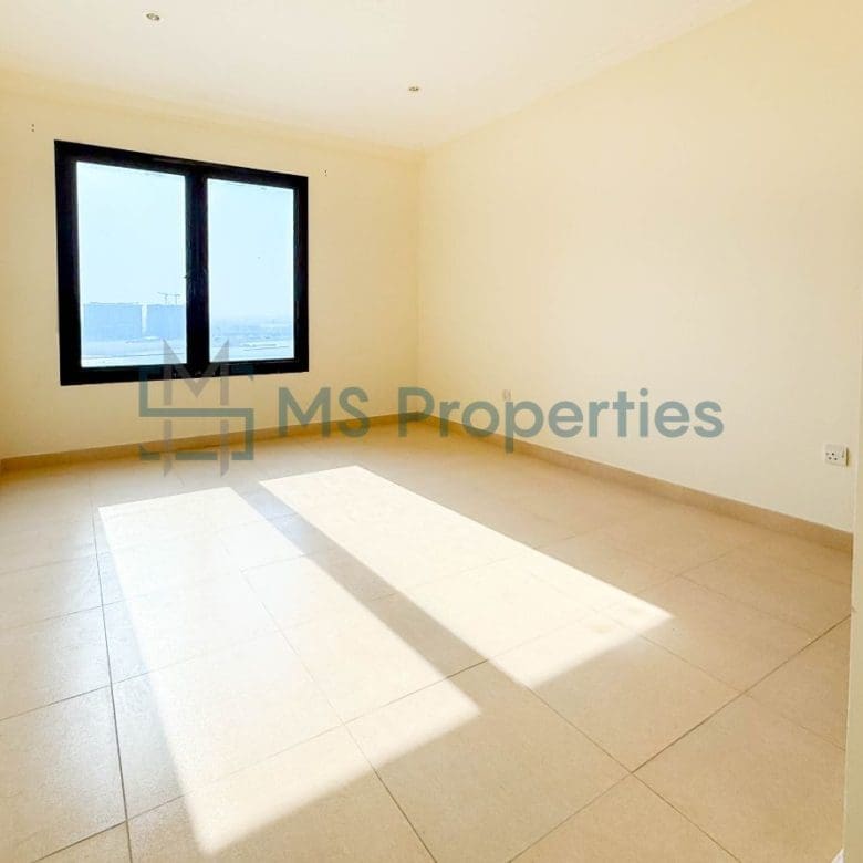 Contemporary 1BR Apartment with Balcony