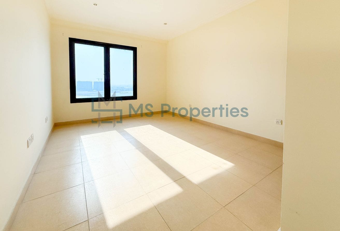 Contemporary 1BR Apartment with Balcony