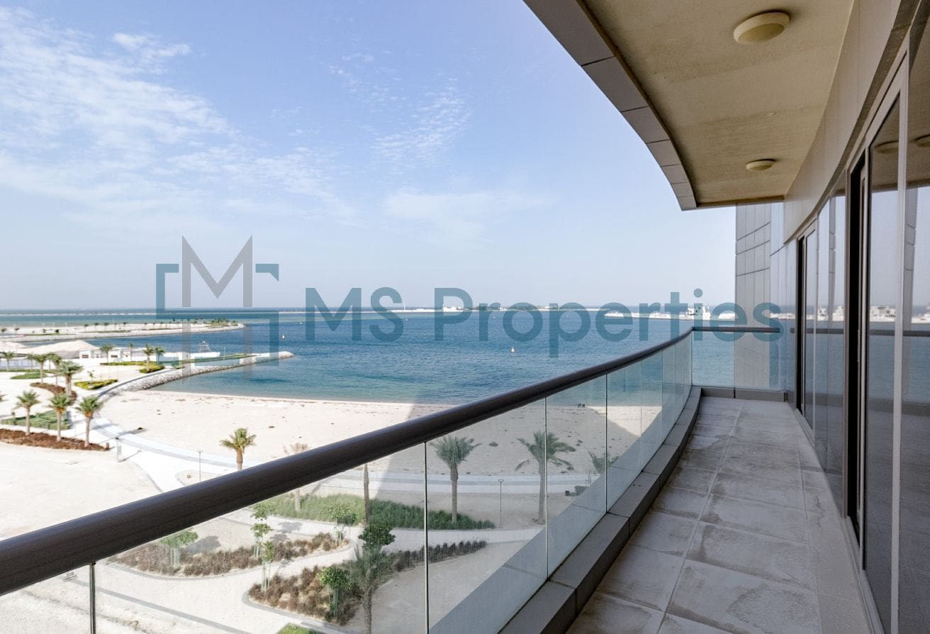 1 Beautiful 2BHK Flat with Amazing Sea View