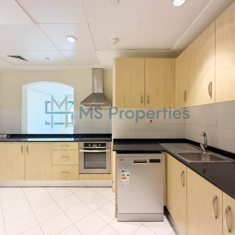 Modern 1BR Apartment in The Pearl with Marina View