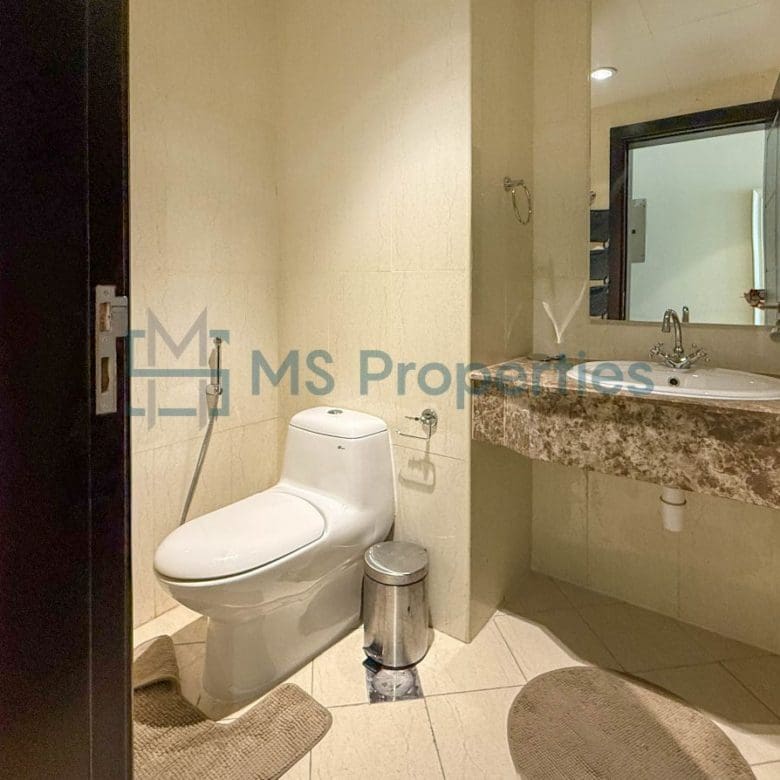 High-Floor 1BHK+ Office Apartment with Amazing View