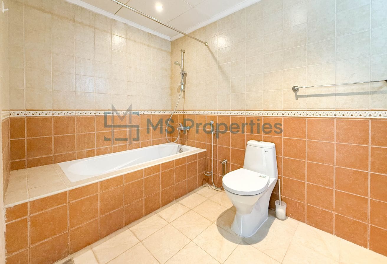 Contemporary 1BR Apartment with Balcony