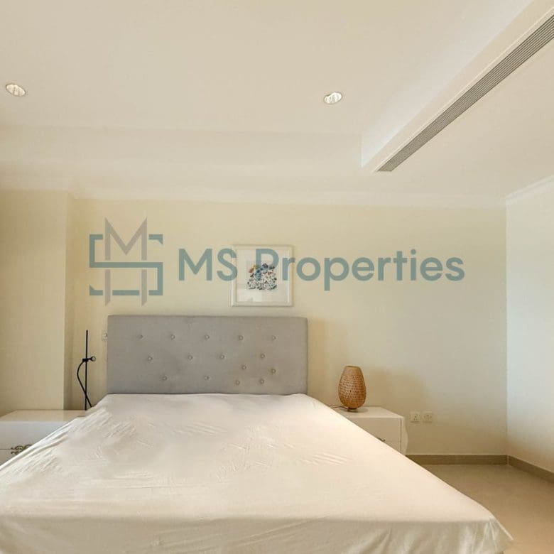 High-Floor 1BHK+ Office Apartment with Amazing View