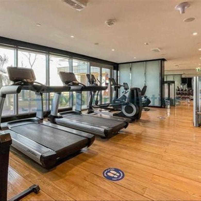 Beautiful 2BHK Flat with Amazing Sea View