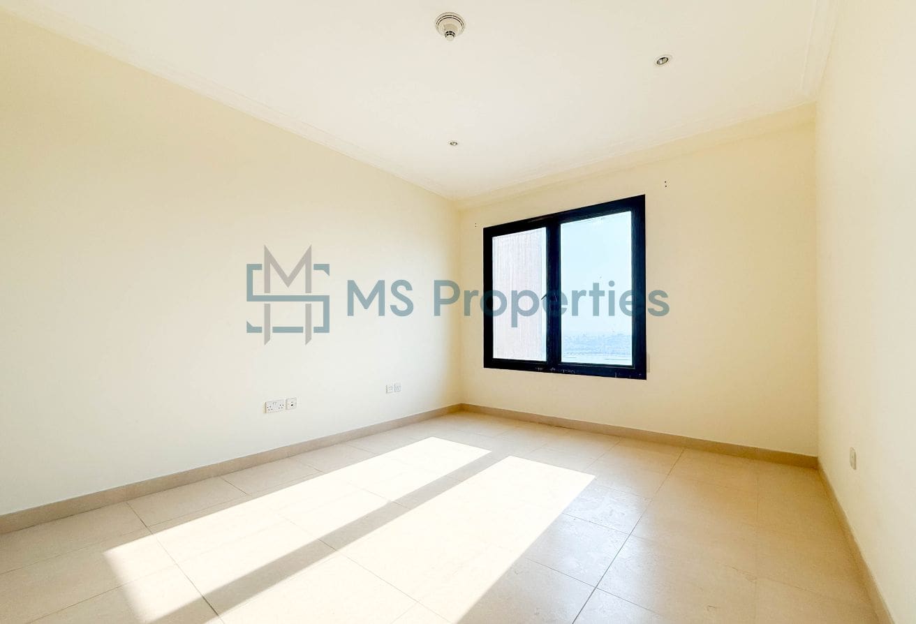 Contemporary 1BR Apartment with Balcony