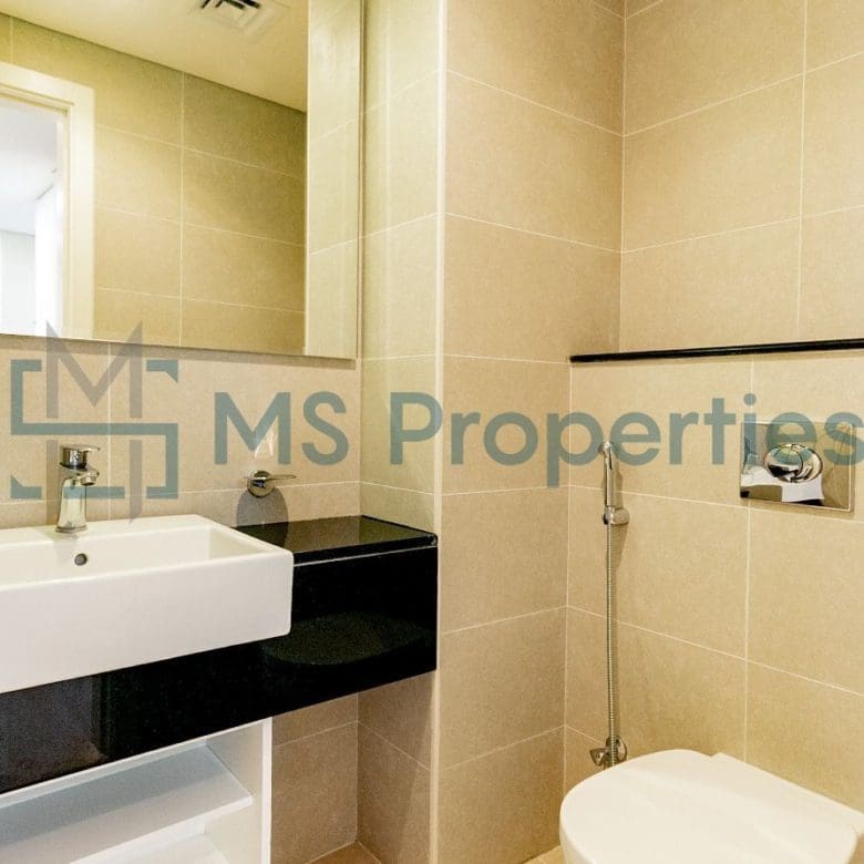Beautiful 2BHK Flat with Amazing Sea View