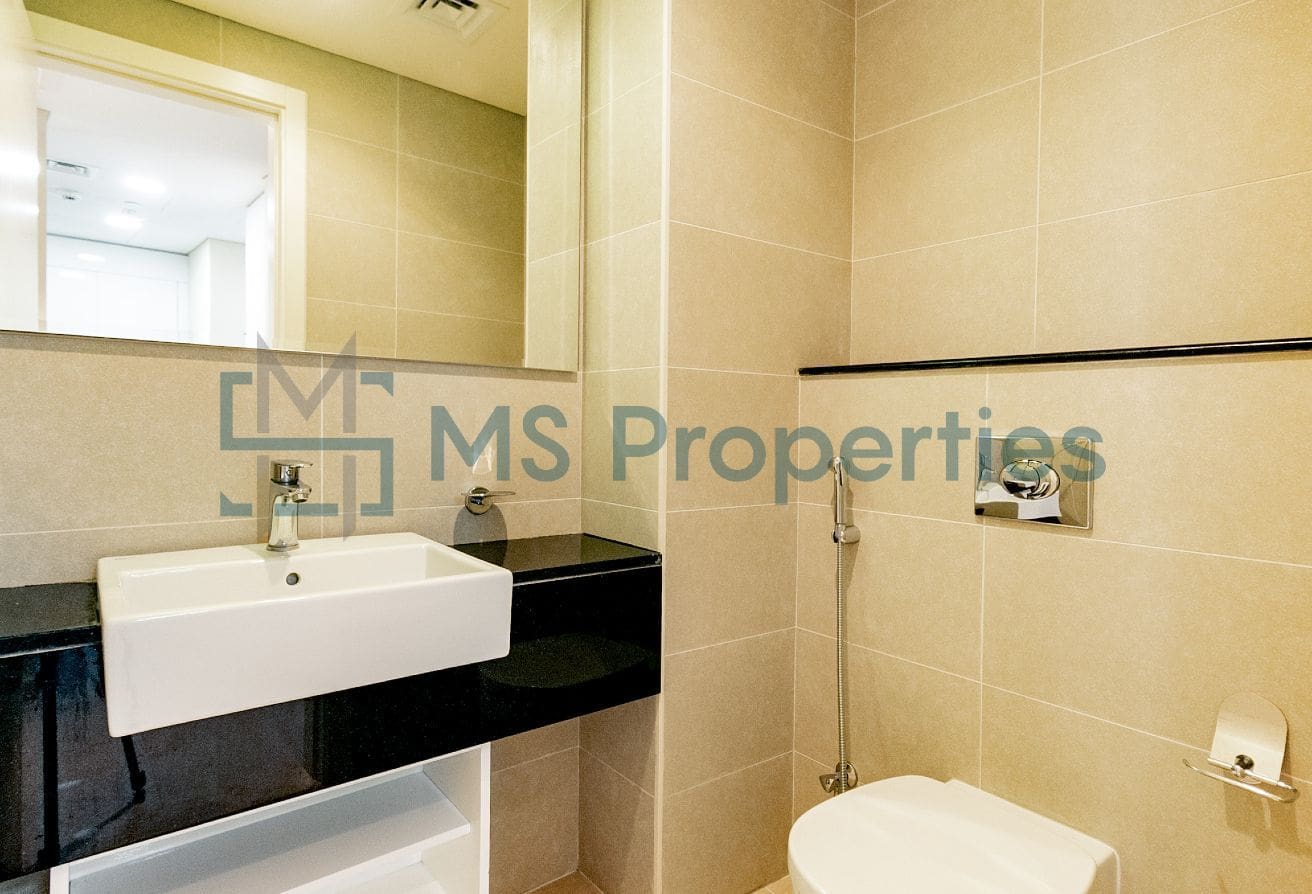 Beautiful 2BHK Flat with Amazing Sea View