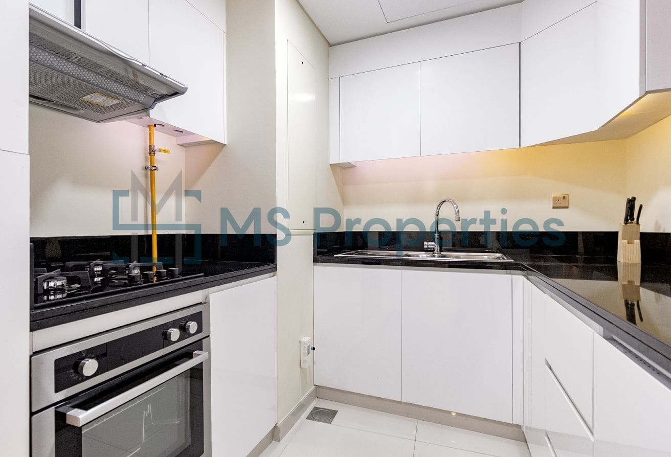 Beautiful 2BHK Flat with Amazing Sea View