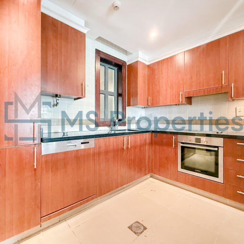 Contemporary 1BR Townhouse | Amazing View Balcony