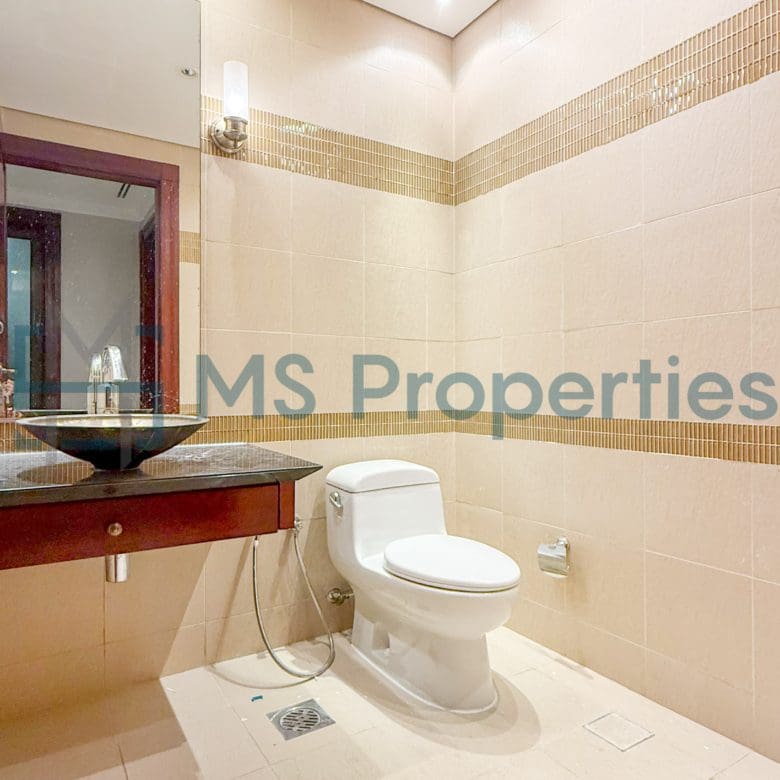 Contemporary 1BR Townhouse | Amazing View Balcony