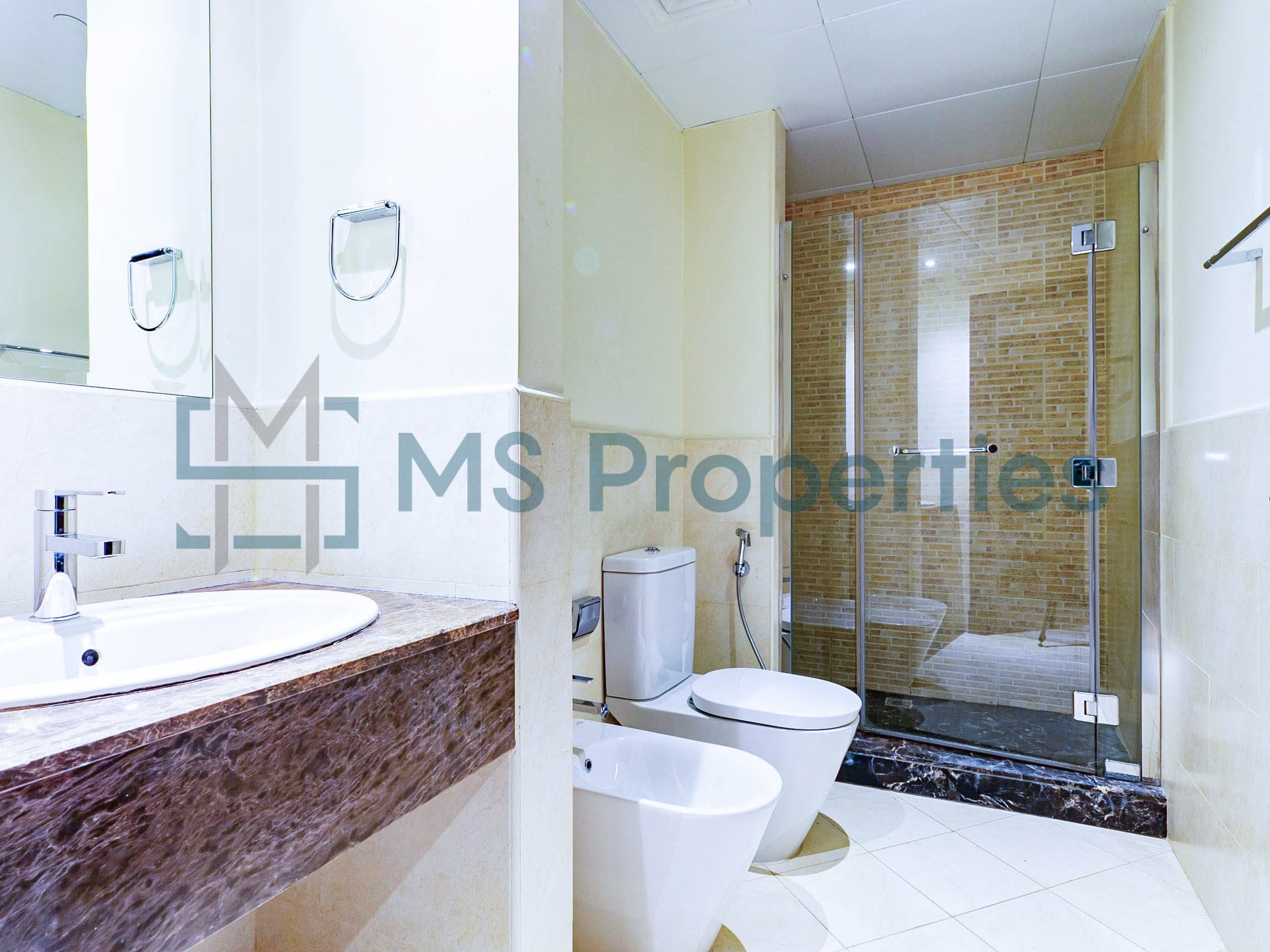 Live in Style Studio Apartment with Balcony View