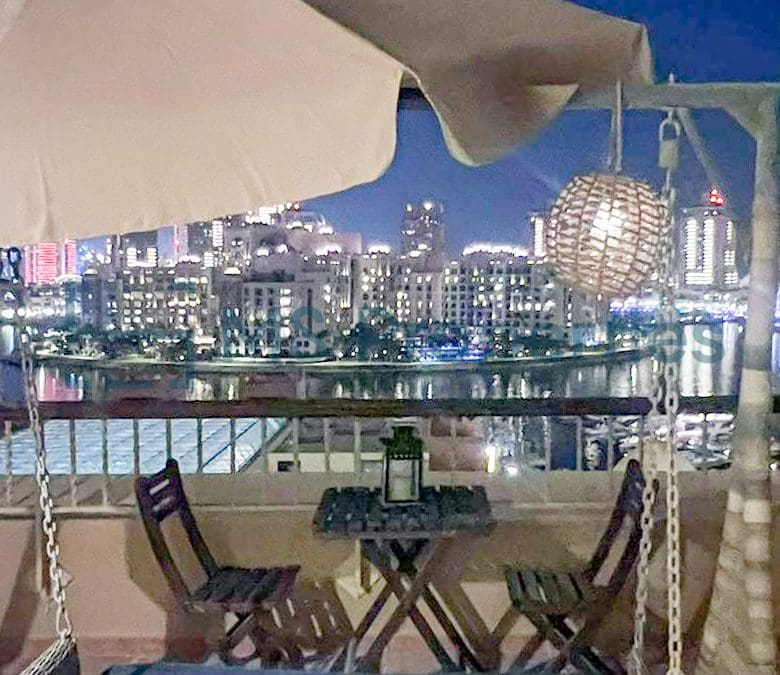 Live in Style Studio Apartment with Balcony View