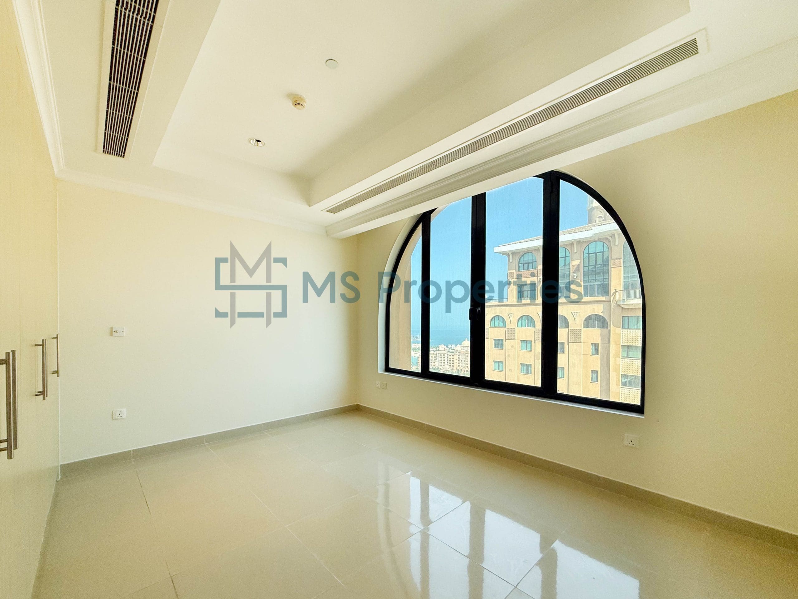 Modern 1BR Apartment in The Pearl with Marina View