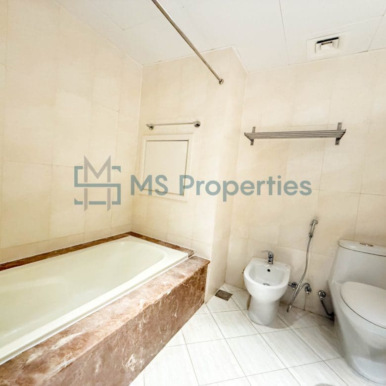 Modern 1BR Apartment in The Pearl with Marina View