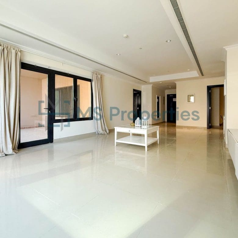 High-Floor 1BHK+ Office Apartment with Amazing View