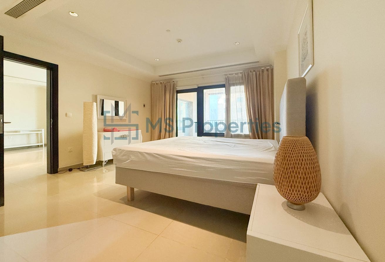 High-Floor 1BHK+ Office Apartment with Amazing View