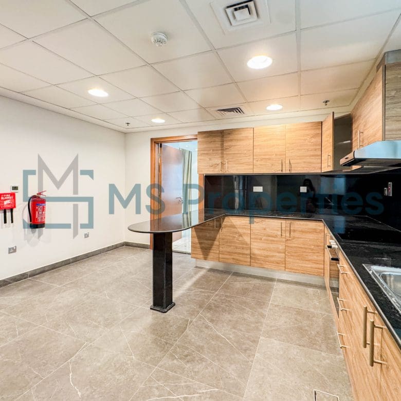 Gorgeous | 3BHK Apartment Balcony | WiFi Included