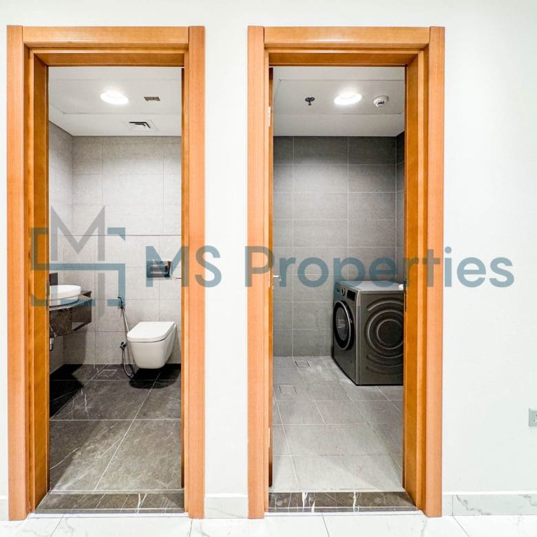 Gorgeous | 3BHK Apartment Balcony | WiFi Included