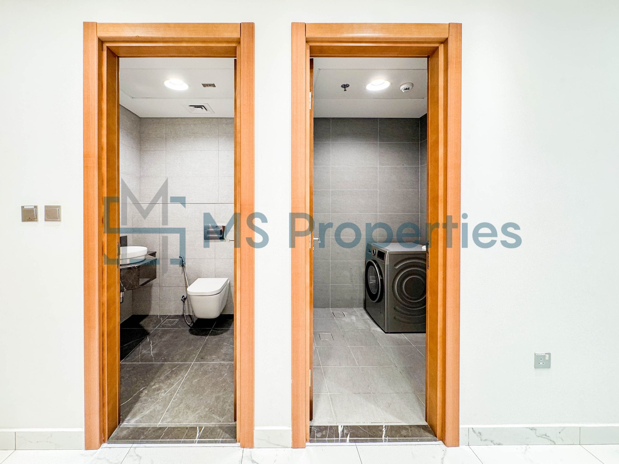 Gorgeous | 3BHK Apartment Balcony | WiFi Included
