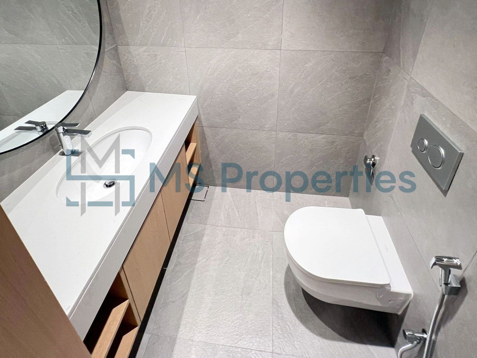 Spectacular 1BR Apartment with Great View Balcony