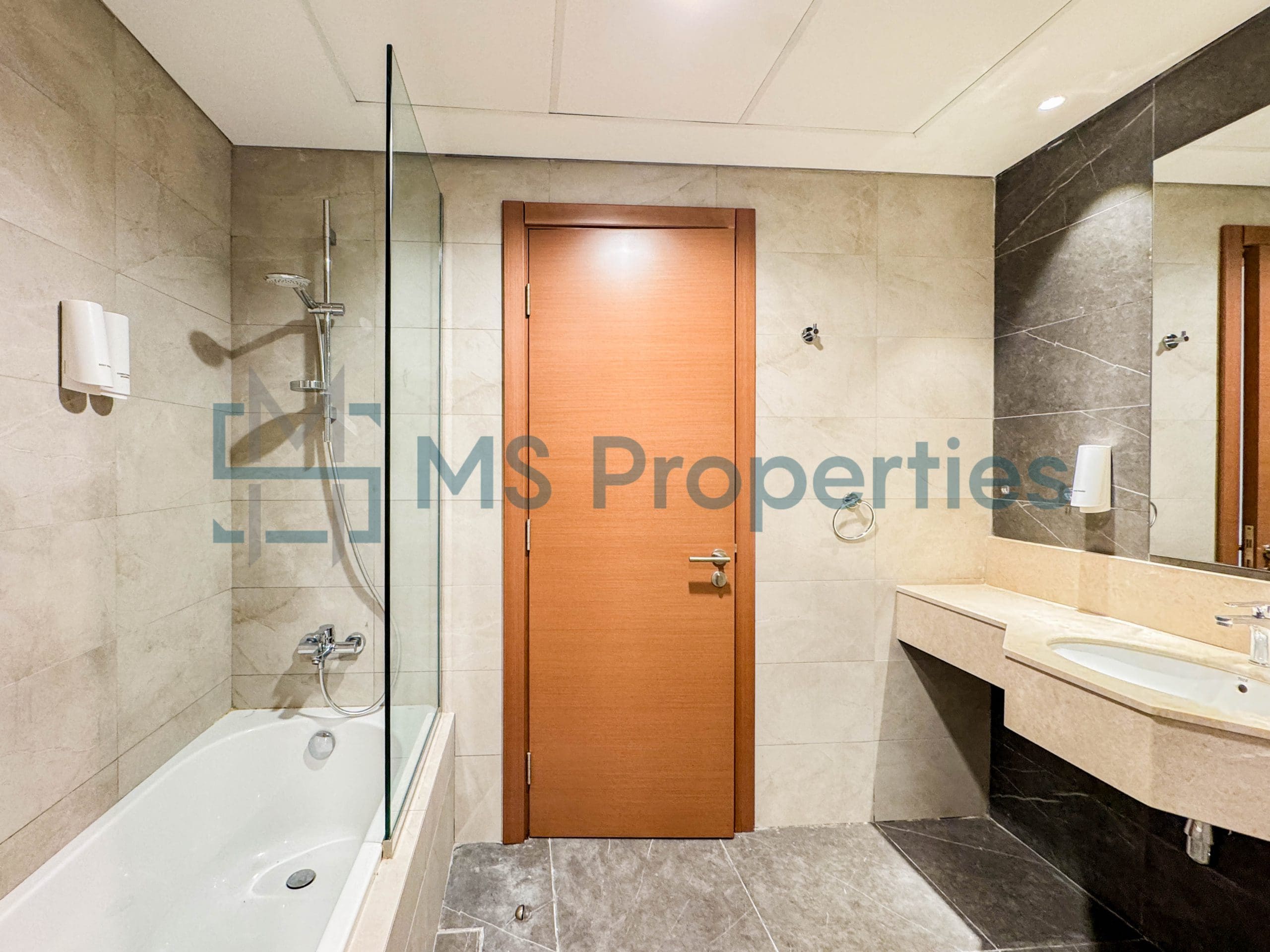 Gorgeous | 3BHK Apartment Balcony | WiFi Included