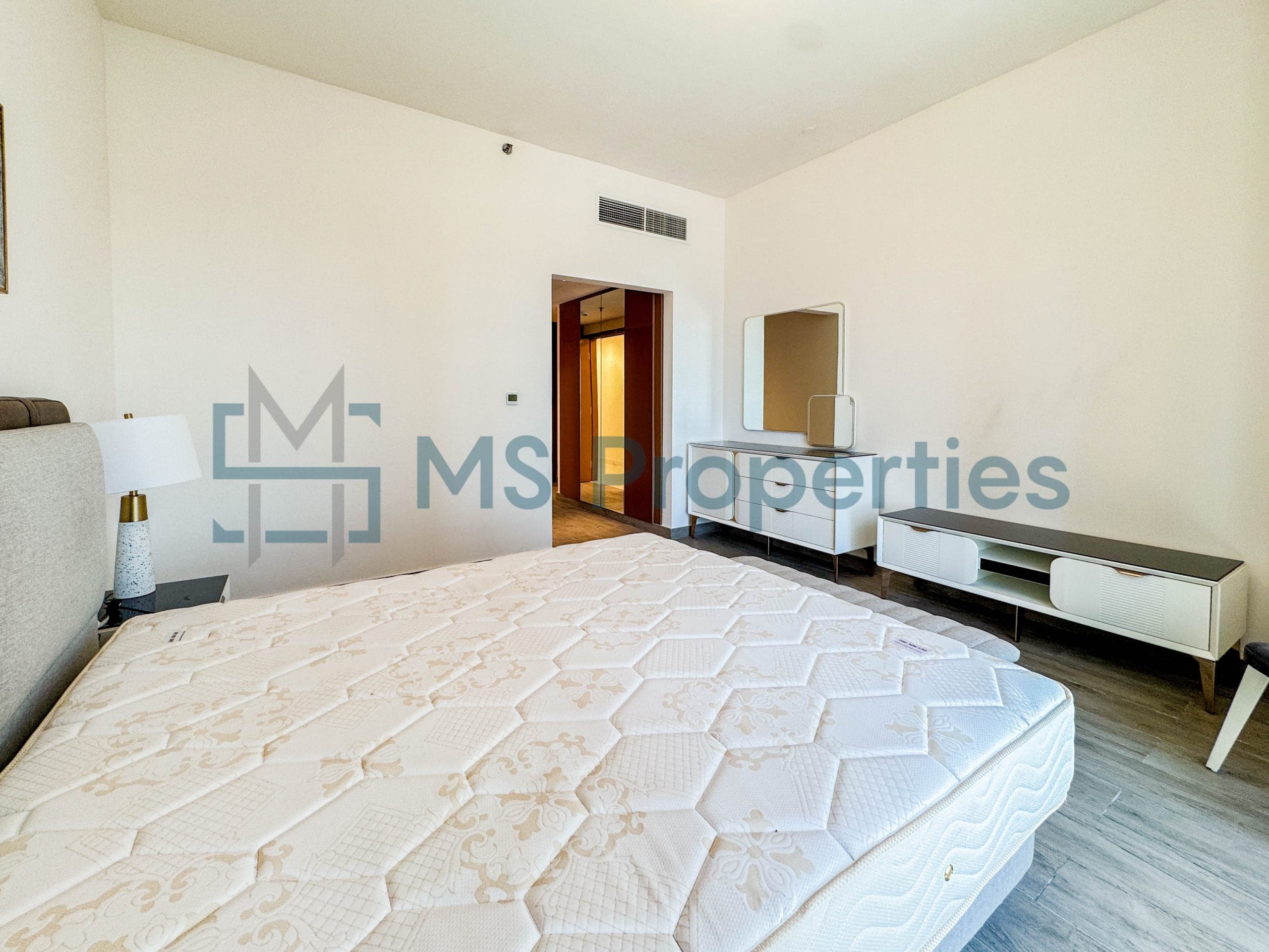 Gorgeous | 3BHK Apartment Balcony | WiFi Included