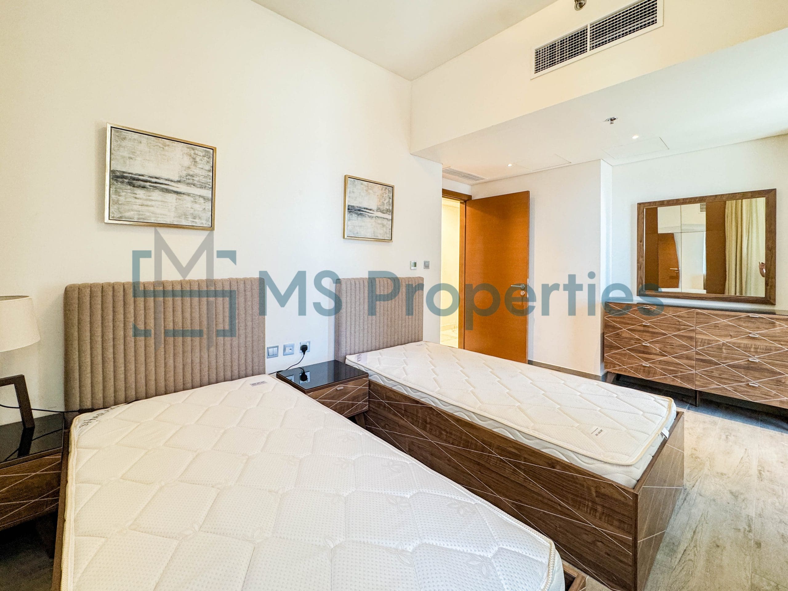 Gorgeous | 3BHK Apartment Balcony | WiFi Included