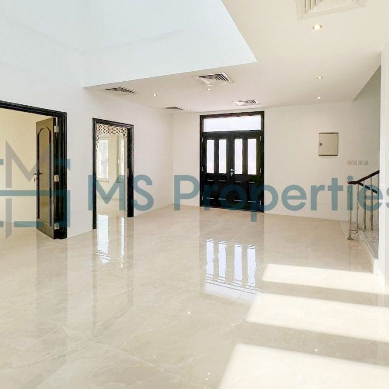 Sophisticated | 3BR Villa | View Balcony