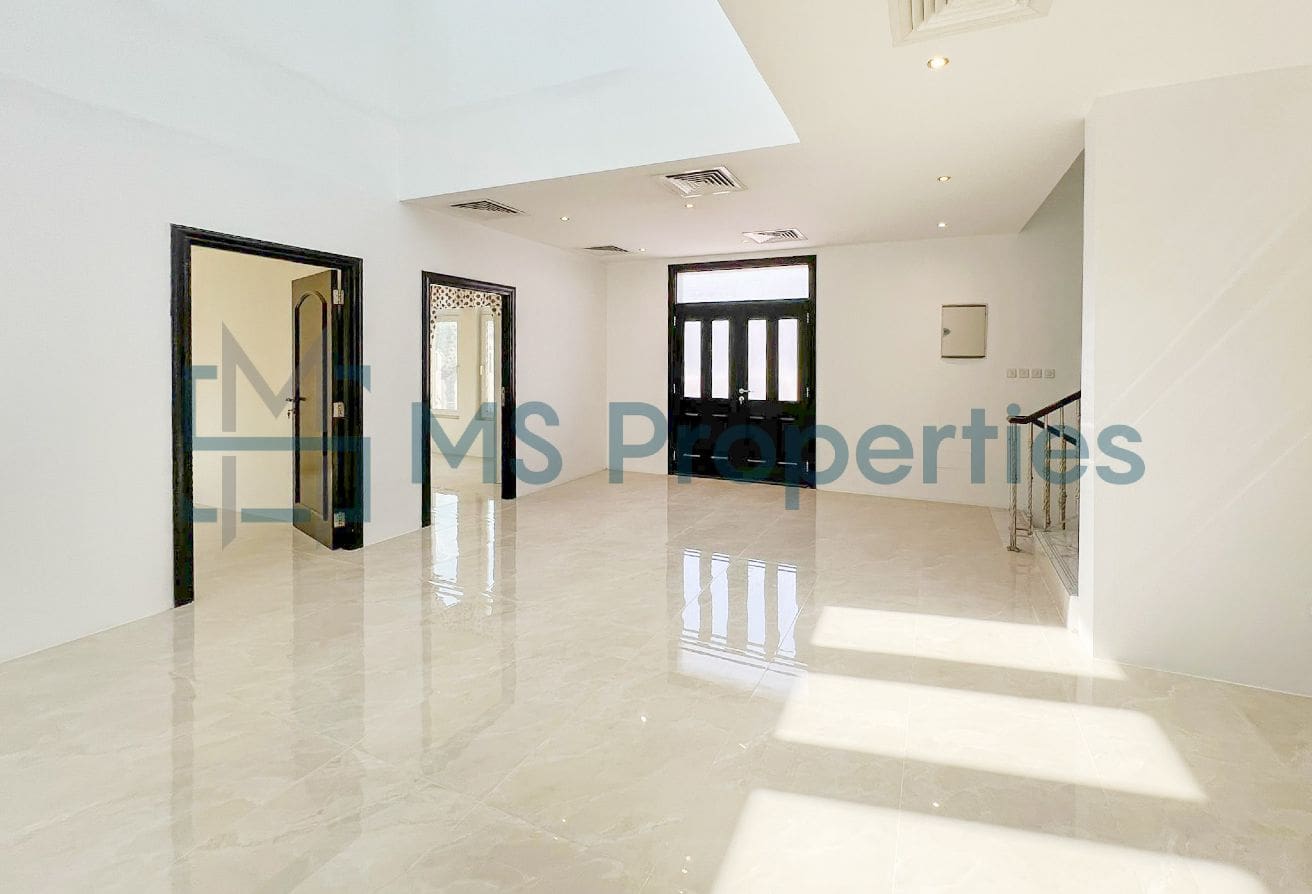Sophisticated | 3BR Villa | View Balcony