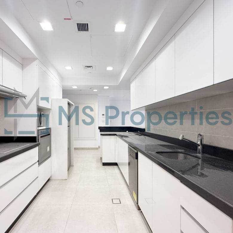 Amazing | 1BHK Apartment | Marina View